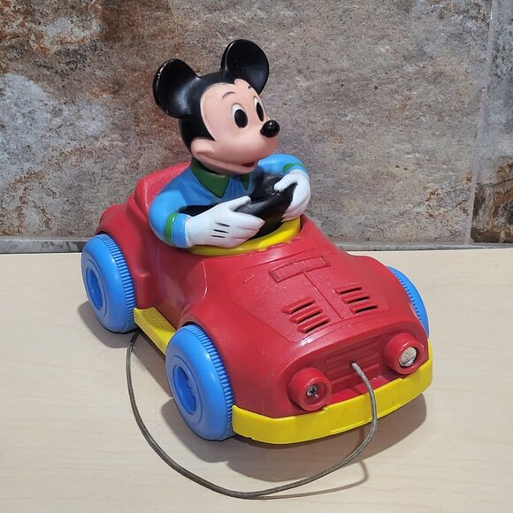 Vintage Mickey Mouse Driving Red Car Pull Mees Toy Car Kohner Bros - Picture 11 of 12